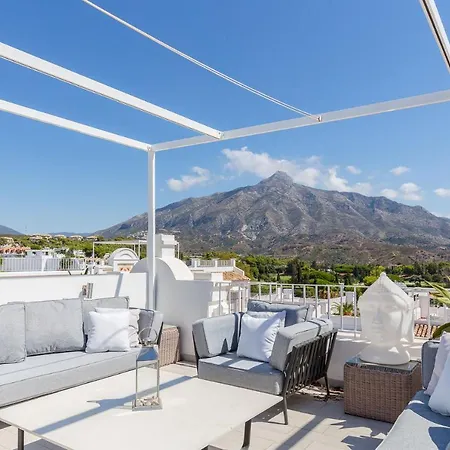 Apartamento Fantastic In Popular Aloha Pueblo With Captivating Mountain Views Marbella