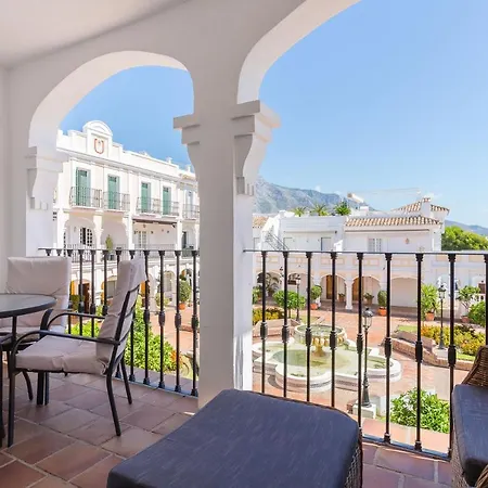 Fantastic In Popular Aloha Pueblo With Captivating Mountain Views Lejlighed Marbella