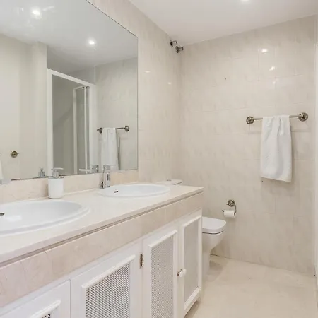 Fantastic In Popular Aloha Pueblo With Captivating Mountain Views *